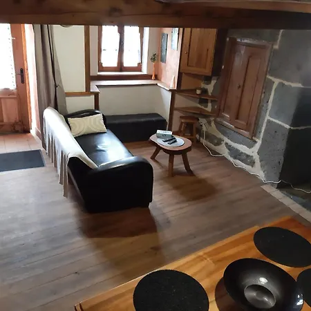 Holiday home Maison Individuelle 4 Pers Cantal Chez Stephanie Et Michel Sainte-Anastasie (Cantal)