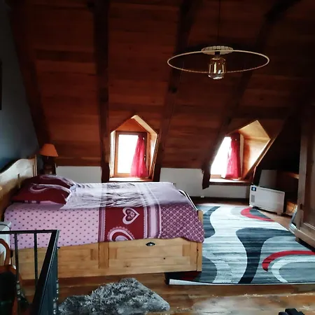 Holiday home Maison Individuelle 4 Pers Cantal Chez Stephanie Et Michel Sainte-Anastasie (Cantal)